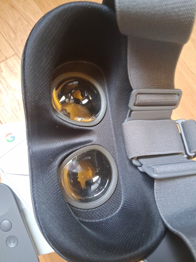 Google Daydream View VR Headset - Charcoal