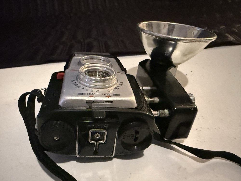 Kodak Brownie Starflex 25T Camera + Flash & Bulbs Untested