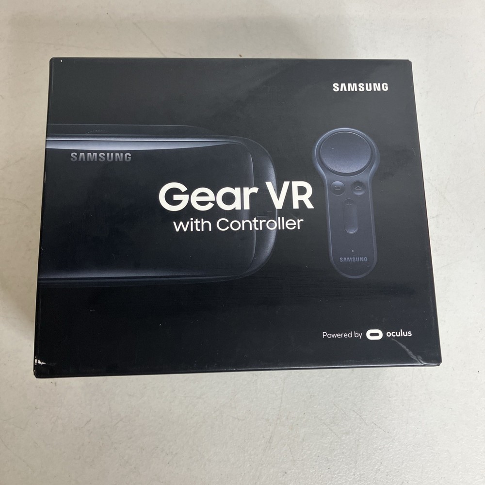 Samsung Gear VR SM-R324 Headset with Controller Powered By Oculus