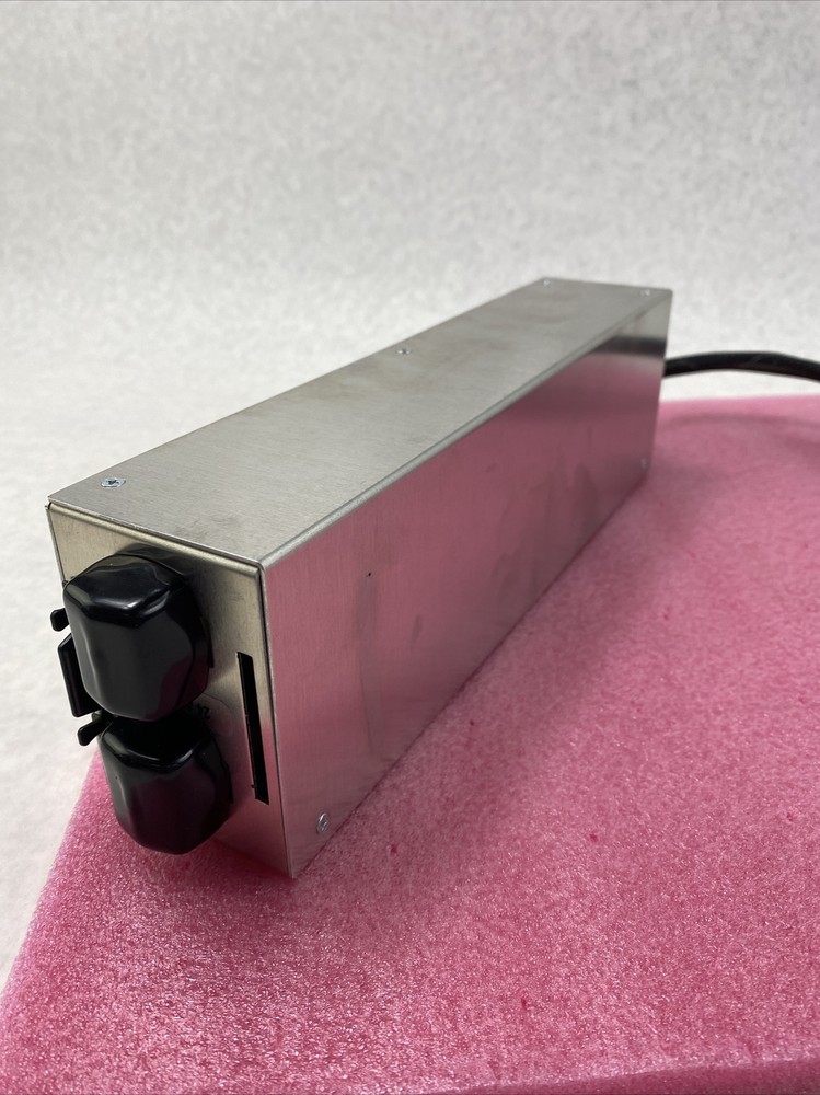 EMC 100-885-138 Single Phase distribution panel Carling E242543