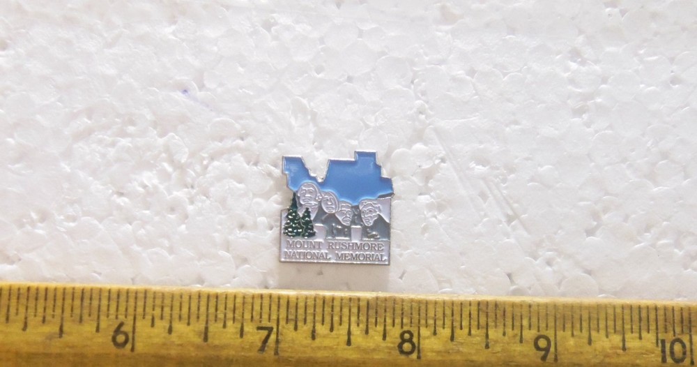 Mount Rushmore - National Memorial Pin