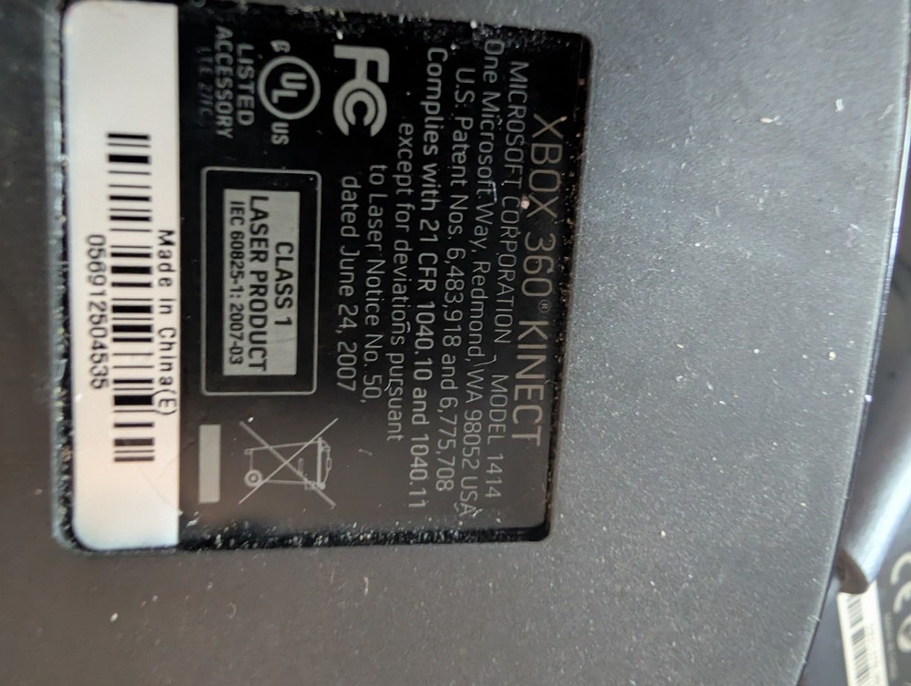 Microsoft Xbox 360 Kinect Motion Sensor Bar Black & 4 games bundle - Model 1414