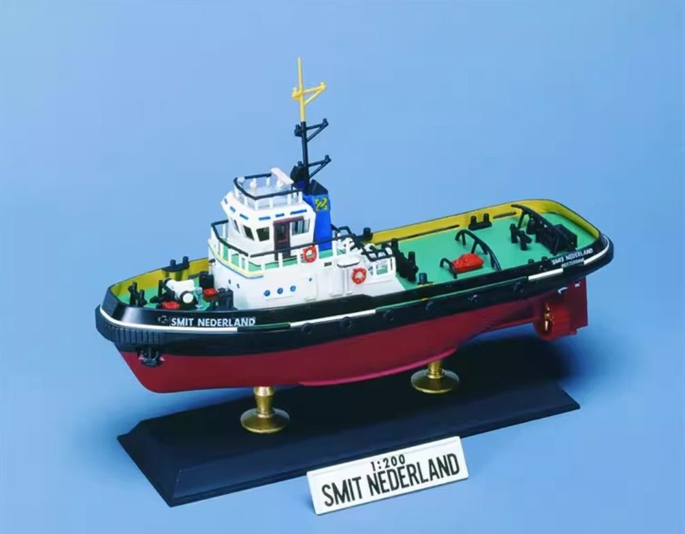 1/200 SMIT NEDERLAND tugboat with display rack assembly