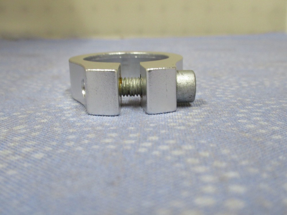 Bicycle 31.8mm Seat Post Clamp in Silver - New