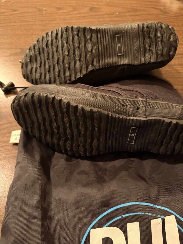 DUI - Rock Boots size 5 New!!