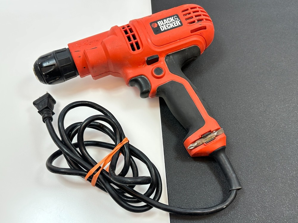 Black & Decker DR260C 3/8in. Corded Drill - Tested and Working
