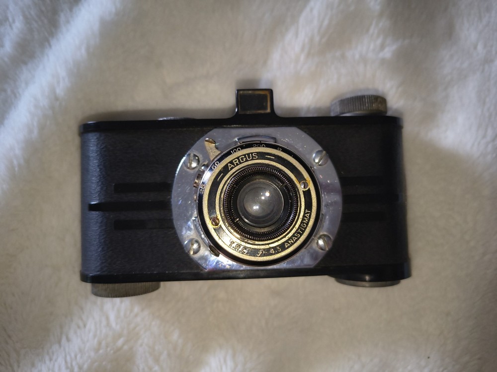 1937 Argus AF with camera case (read description)