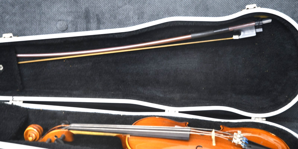 Antonius Stradivarius Violin Copy with Case and Bow v130
