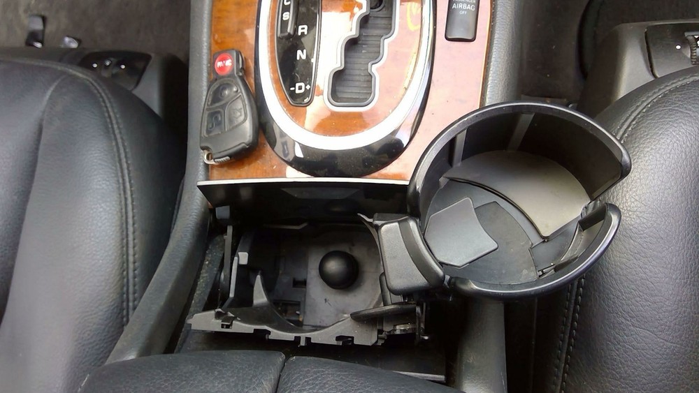 04 MERCEDES S-CLASS Center Cup Holder