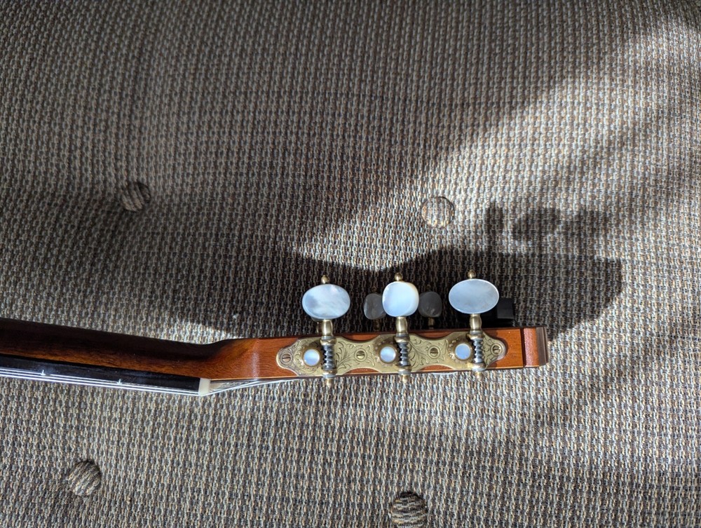 2013 Connor classical guitar Spruce