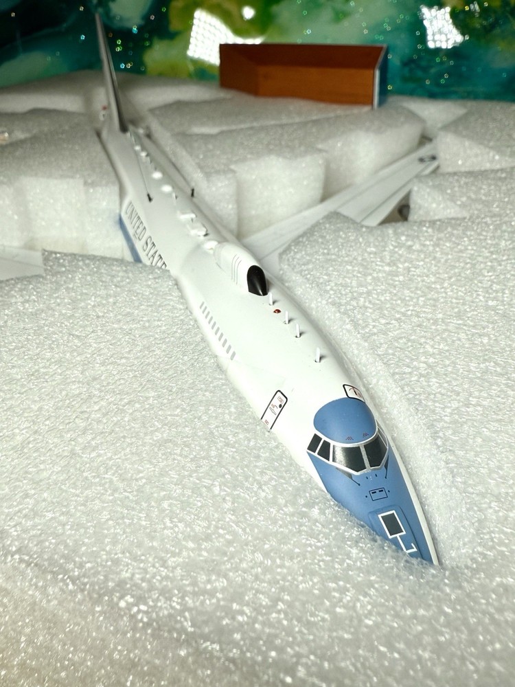 NEW Never Displayed! Gemini 1/200 G2AFO1098 Boeing 747 E4B Doomsday Plane!