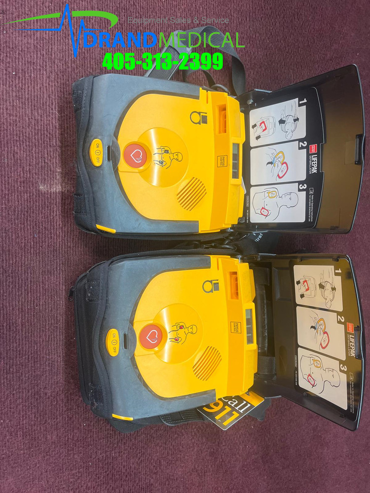 Physio Control Lifepak CR Plus AED With Case(B3-4)
