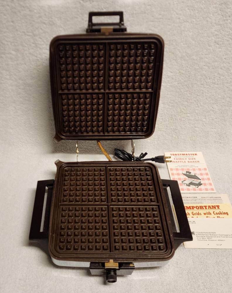 Toastmaster 269 Waffle Maker Baker Griddle Press Reversible Plates Tested Works