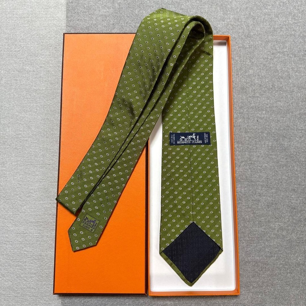 Hermes tie green dot silk jacquard
