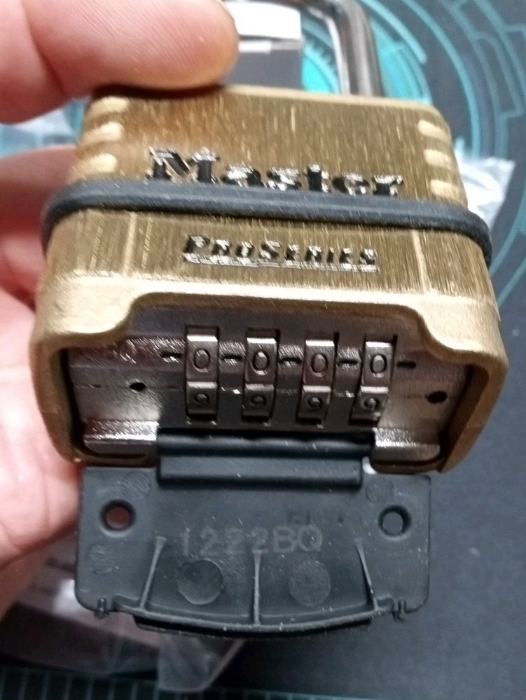 2 PC Master Combination Locks 1175LHSS Big Heavy NOS Resettable!!! W/Instruction