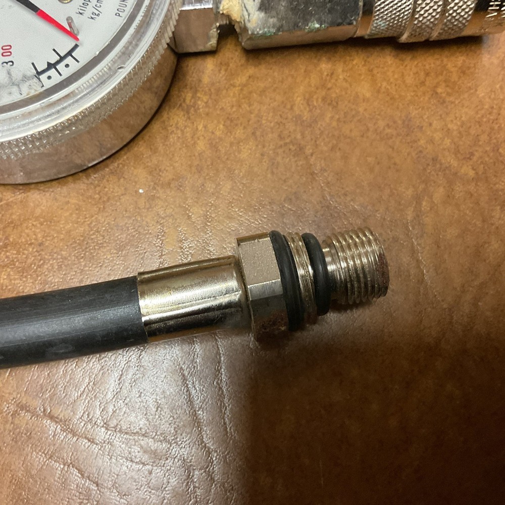 Milton Compression Tester / Hose..
