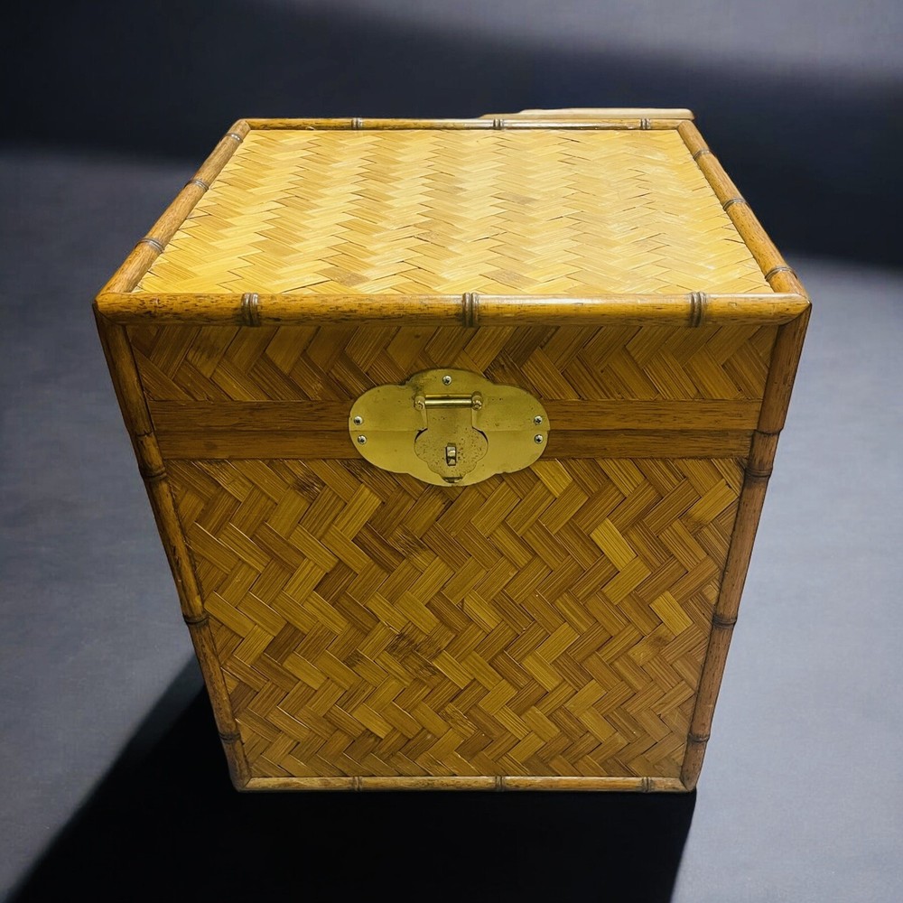 CHIC COASTAL RATTAN TRUNK/SIDE TABLE