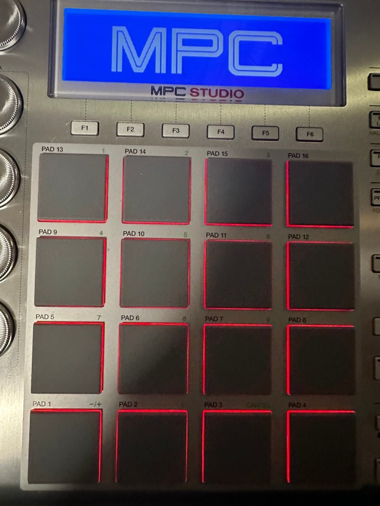 Akai professional MPC STUDIO Silver w/Box SDS
