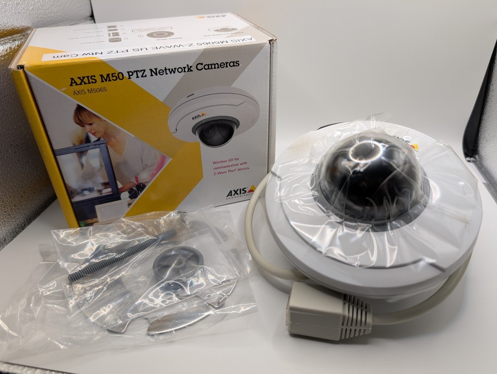 AXIS M5065 PTZ Network Camera (PoE).