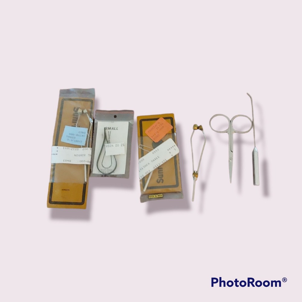 Orvis Fly Tying Kit Vintage Tools, Hooks ,feathers, missing reference book