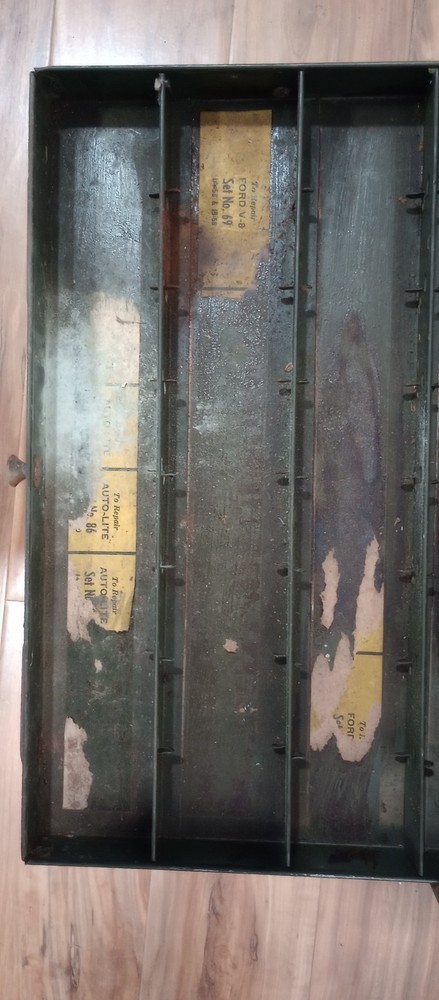 Vintage Shurhit tool box - missing drawers