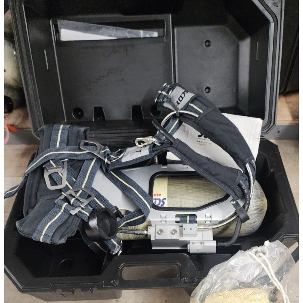 SCOTT AIR-PAK 50i With Tank, Instructions, Case