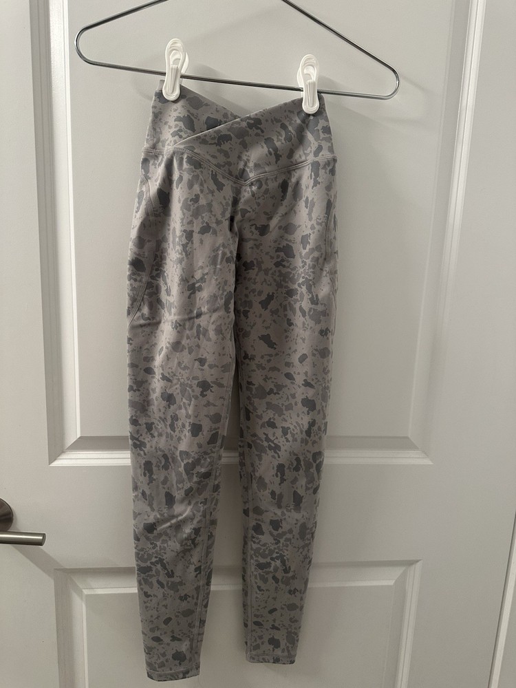 Alphalete Women’s Leggings | Grey | S