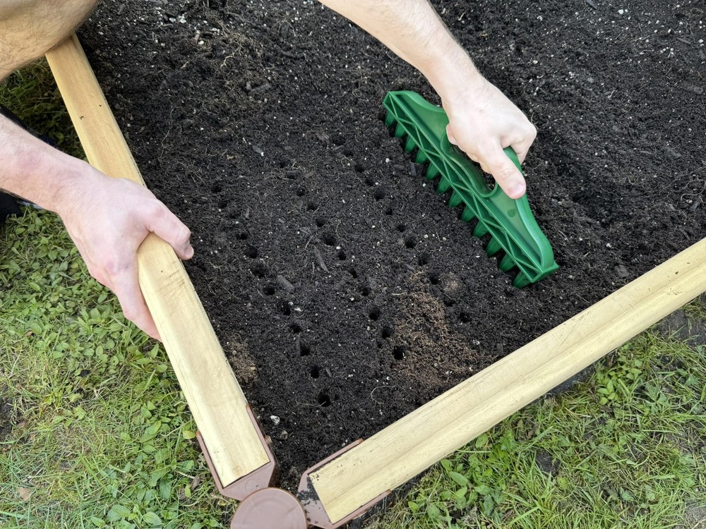 The Row Seeder – Handheld Garden Tool for Precise & Seedling Spacing in Rows ...