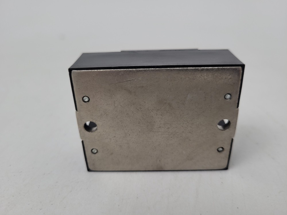 D2425 Crydom Solid State Relay 240V 25A *NEXT DAY OPTION* NEW