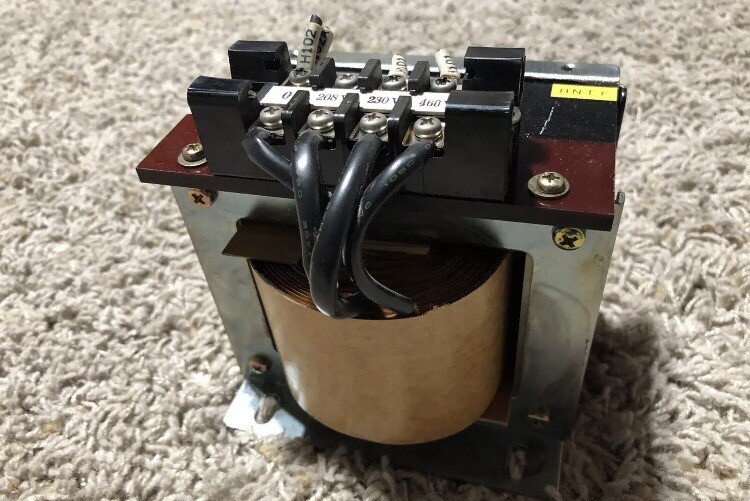 SHOWA 800 VA Transformer