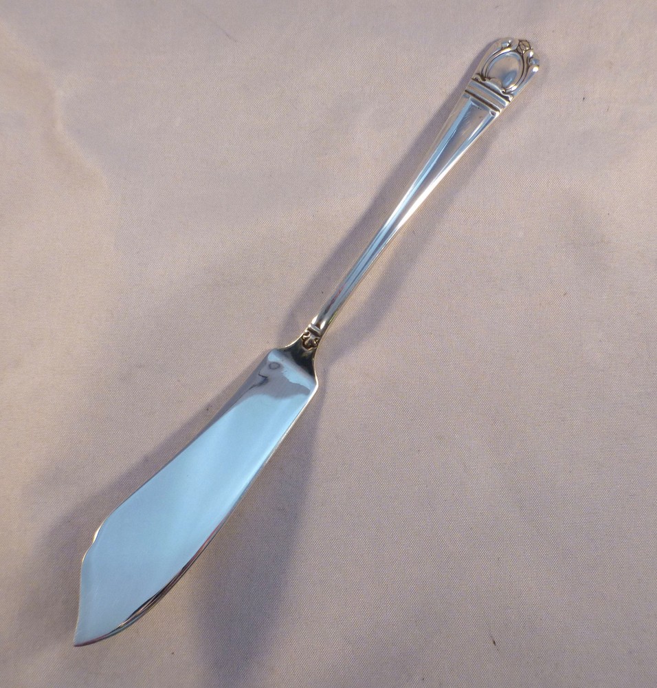 Sonja-International All Sterling Flat Handle Master Butter Spreader-7"