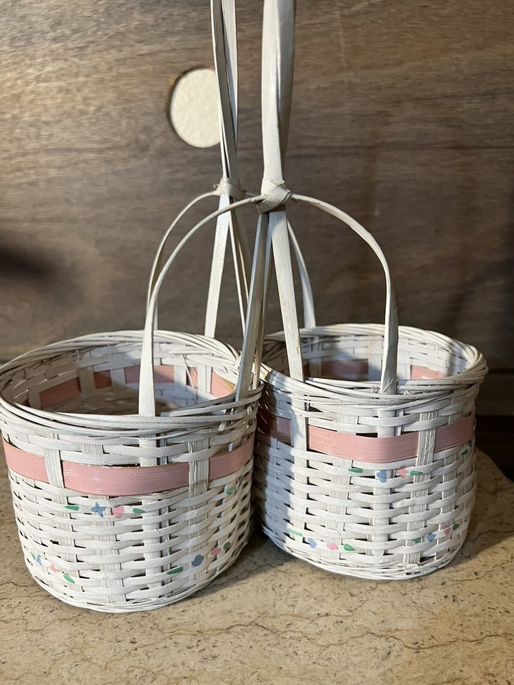 VINTAGE BASKET WOVEN HANDLE STORAGE EASTER WHITE PINK PAINTED 12" X 9"