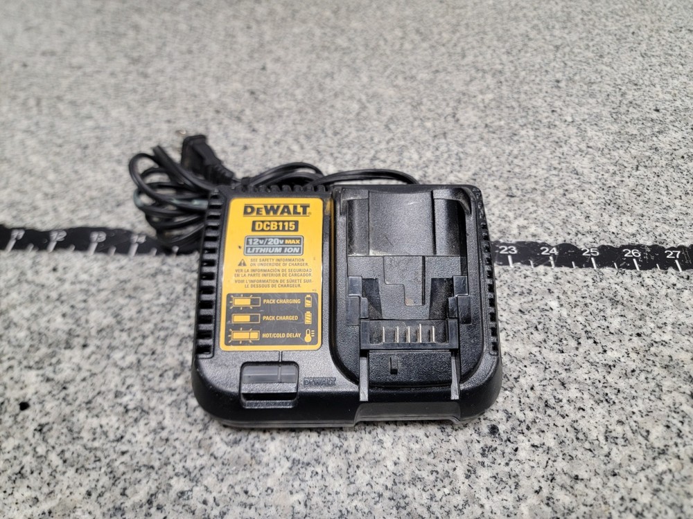 DEWALT DCS571 Atomic 20V MAX 4-1/2 inch Compact Circular Saw Kit