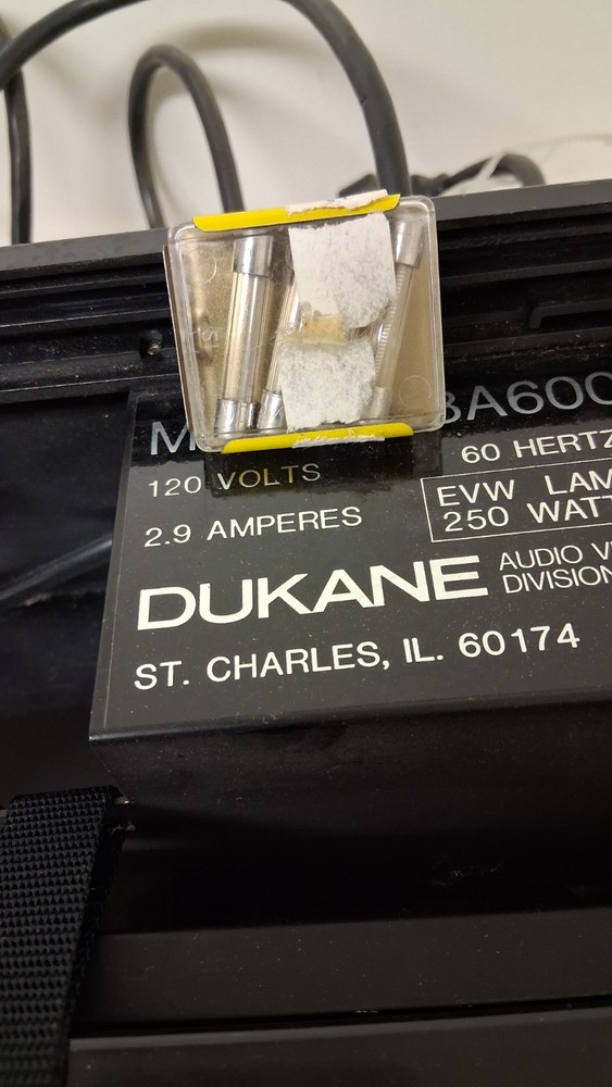 DUKANE AUDIO VISUAL DIVISION PORTABLE OVERHEAD PROJECTOR MODEL 28A600 BLACK