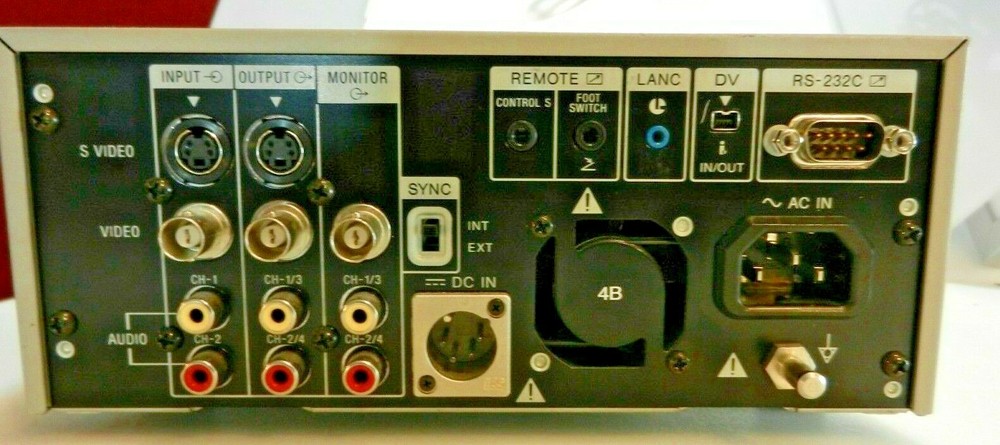 SONY DVCAM DIGITAL VIDEOCASSETTE RECORDER DSR-20MD