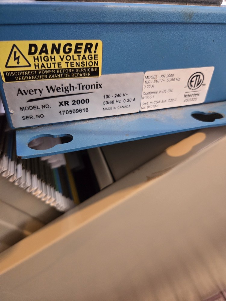Avery Weigh-Tronix XR 2000 Tabletop Scale Backlit Display Multiple Units