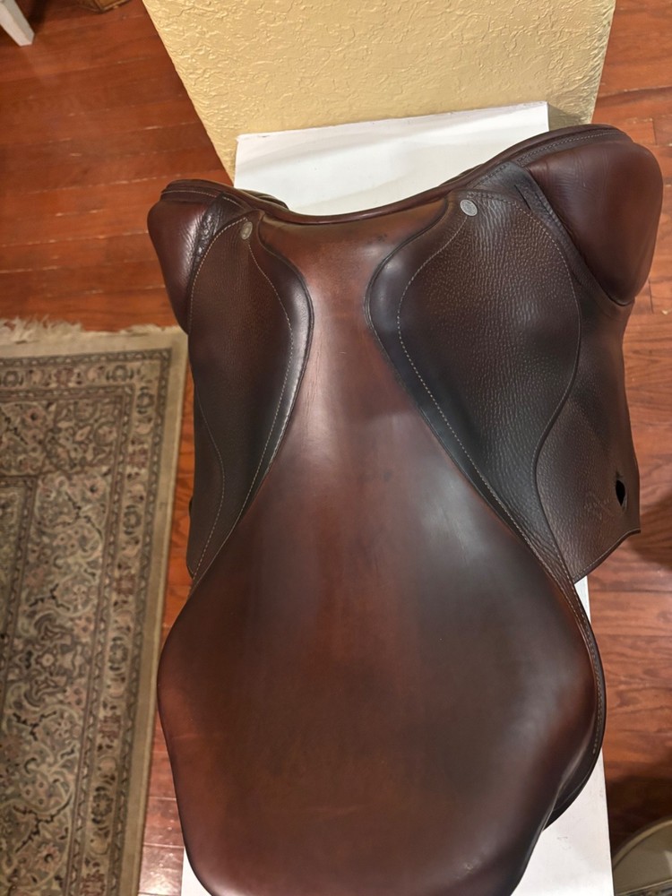 jumping saddle