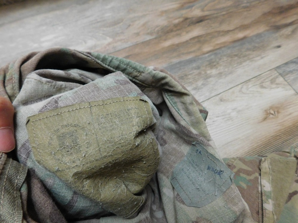 US ARMY MULTICAM FLAME RESISTANT TOP COAT SIZE MEDIUM -LONG