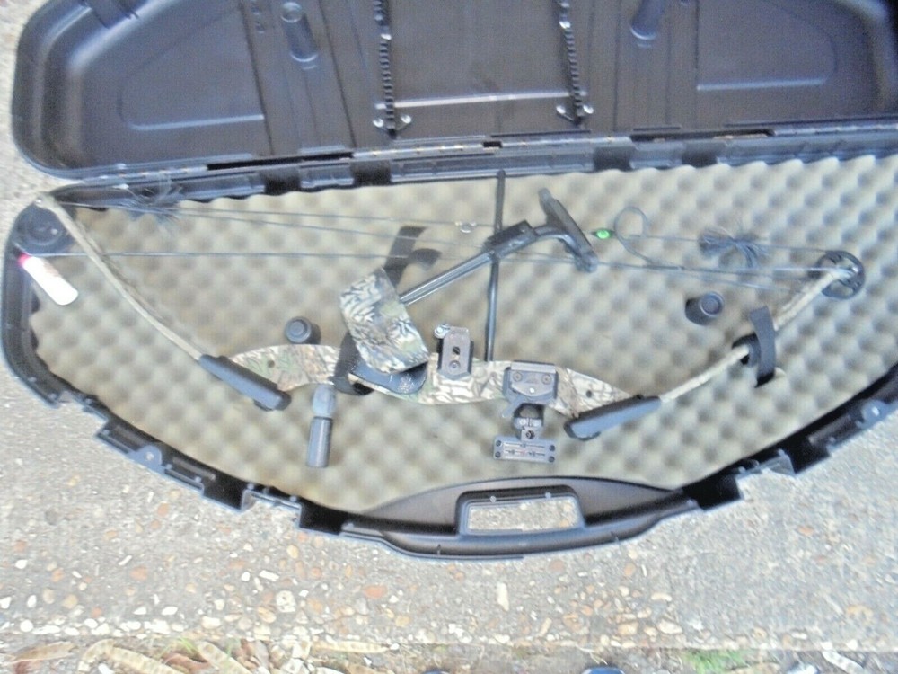 PSE NOVA COMPOUND BOW WITH CASE