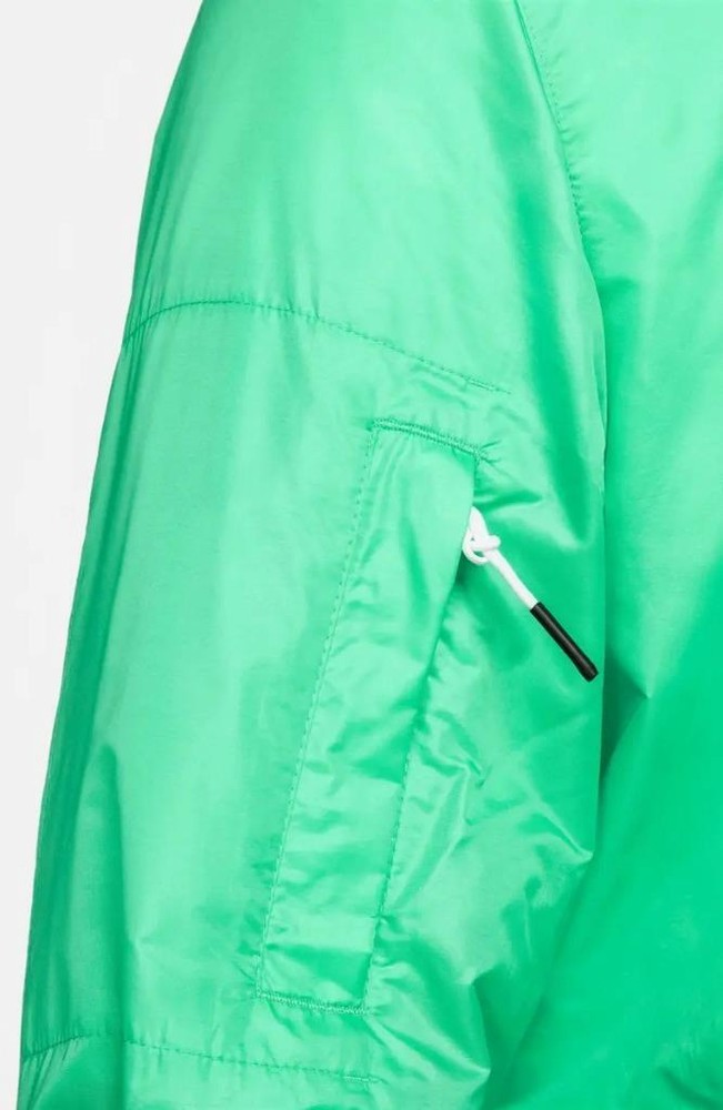 NIKE Unscripted Phoenix Water Repellent Golf Jacket in Spring Green Size L