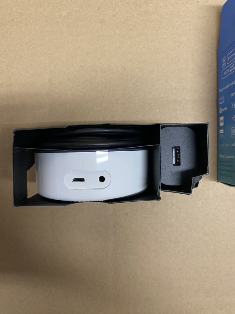 NEW Open Box Amazon Echo Dot (2nd Generation) Smart Assistant - White. Free Ship