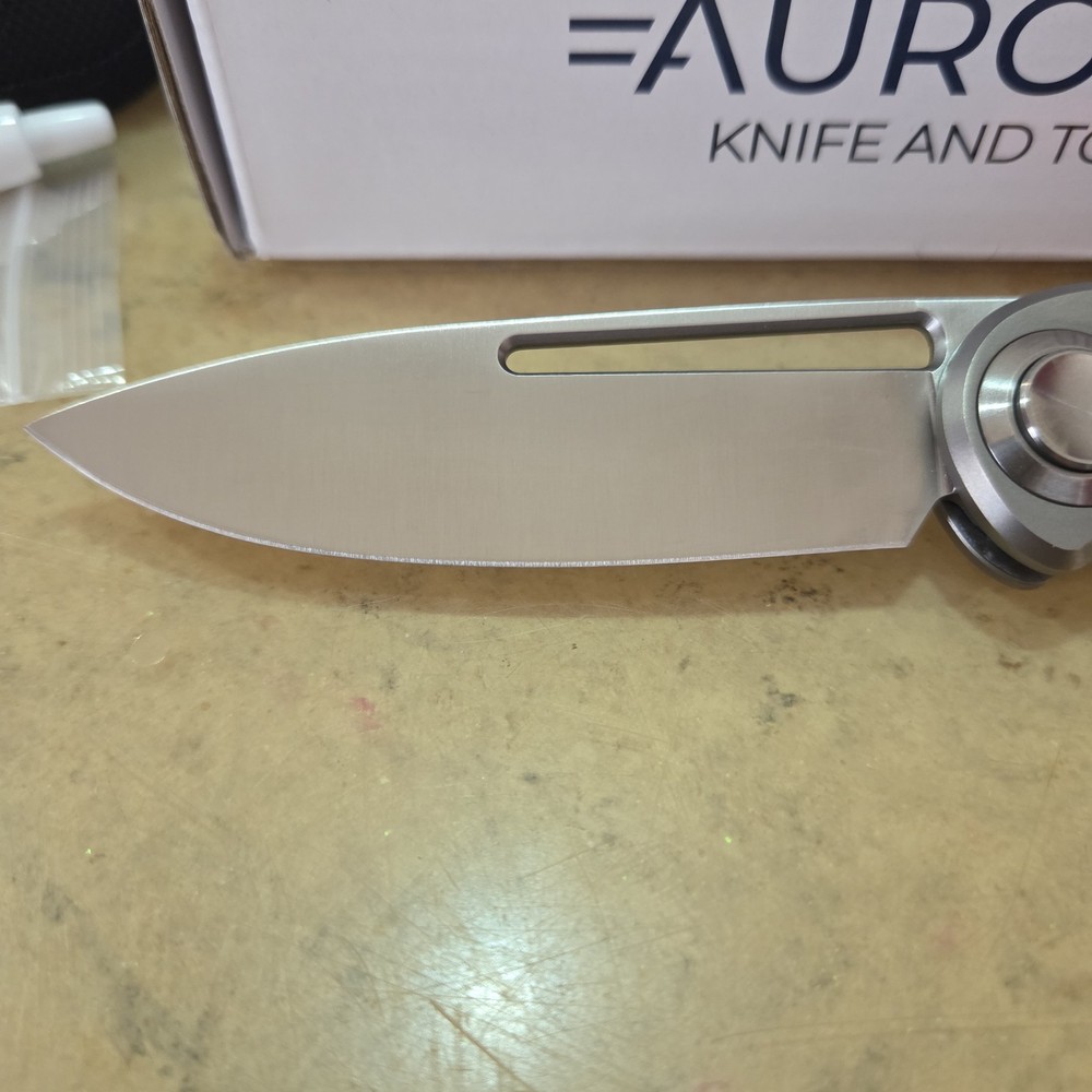 Aurora Knife and Tool Hivemind