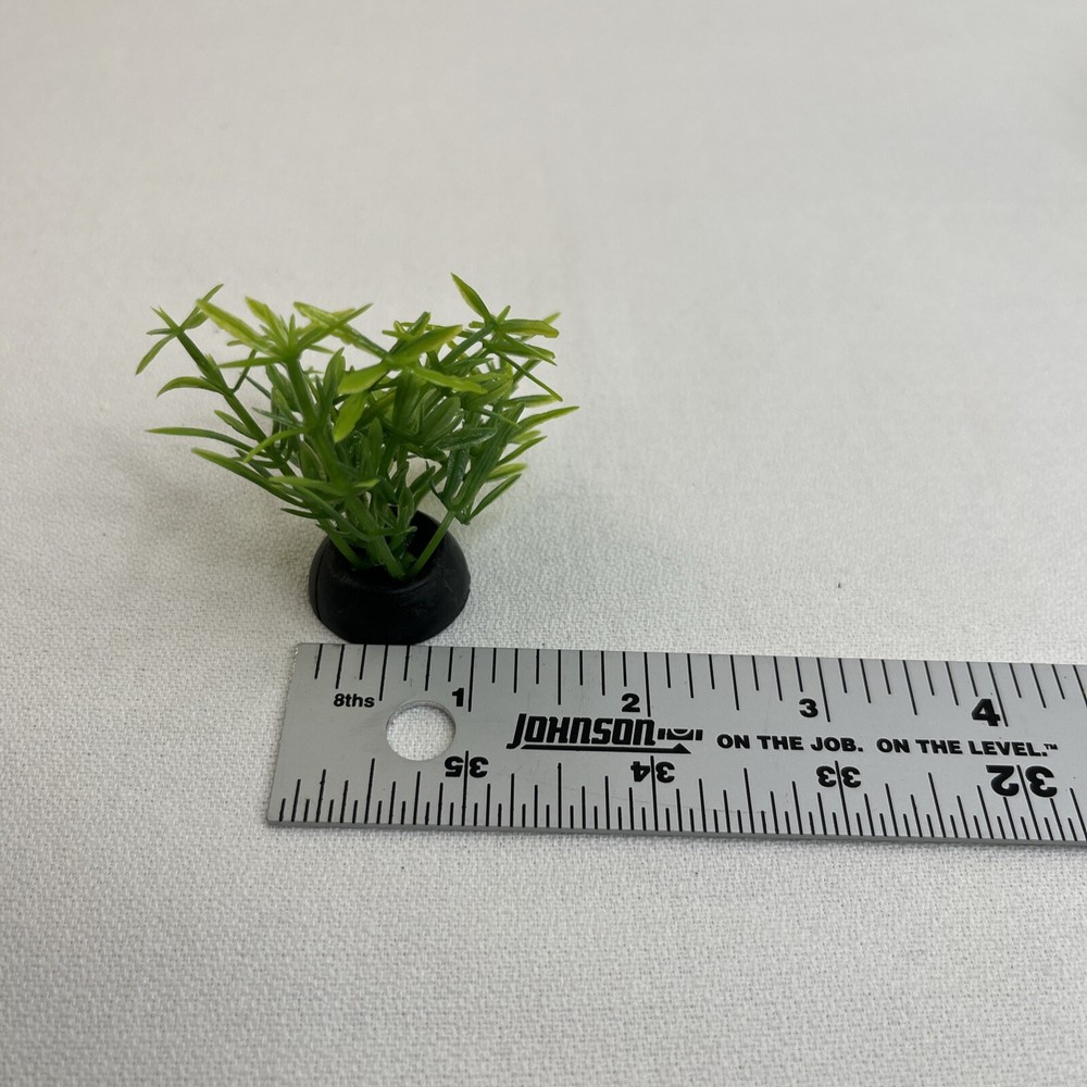 4 PC Xunyee Plastic Aquarium Plants
