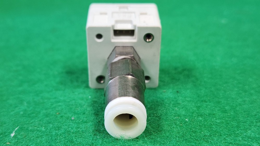 SMC ISE30-01-65-M Digital Pressure, USED