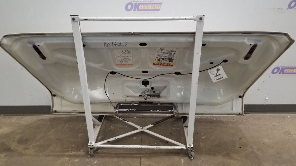 1977 CADILLAC ELDORADO BIARRITZ COMPLETE REAR TRUNK DECKLID ASSEMBLY WHITE