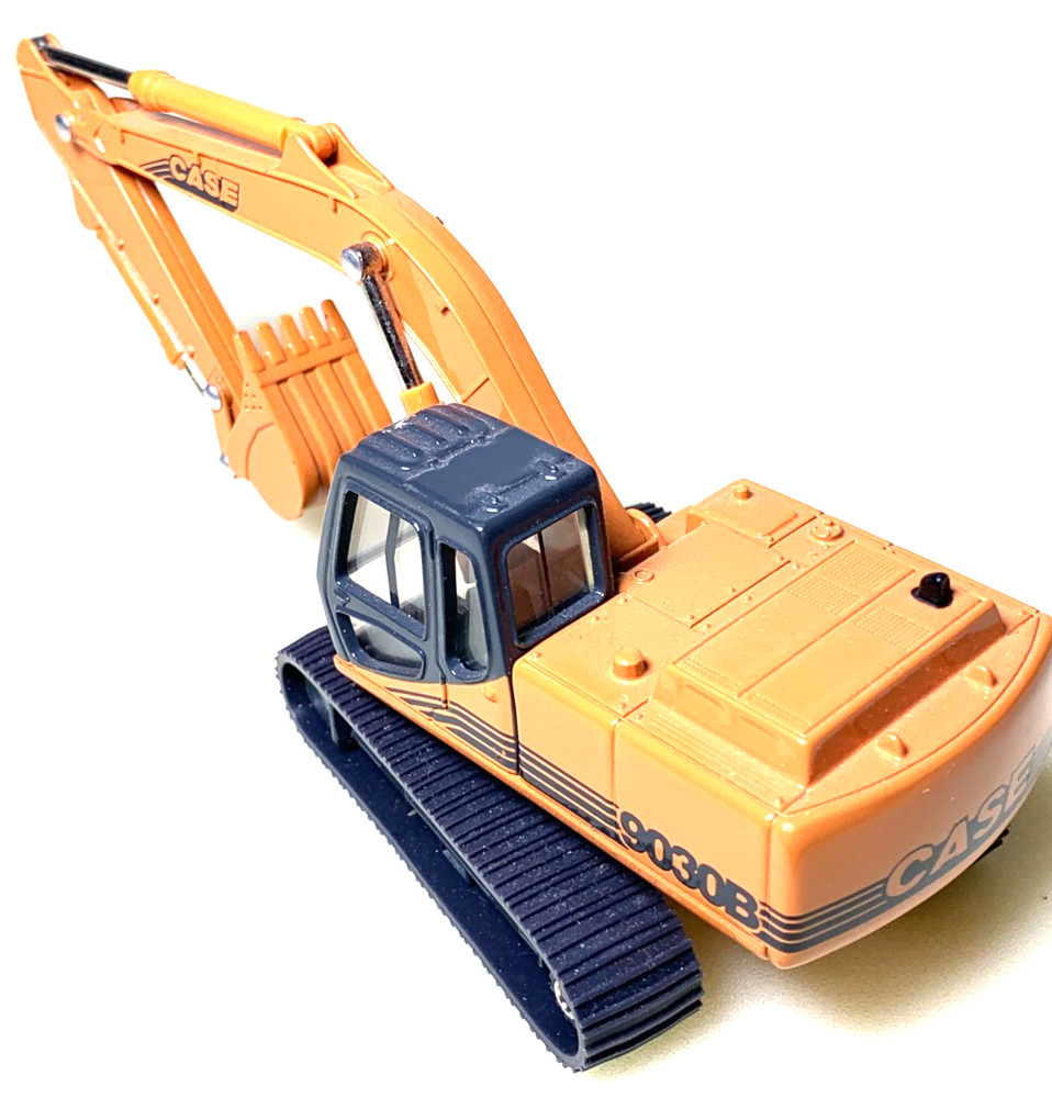 ERTL Case 9030B Excavator 1:50 Scale Inv. #5819