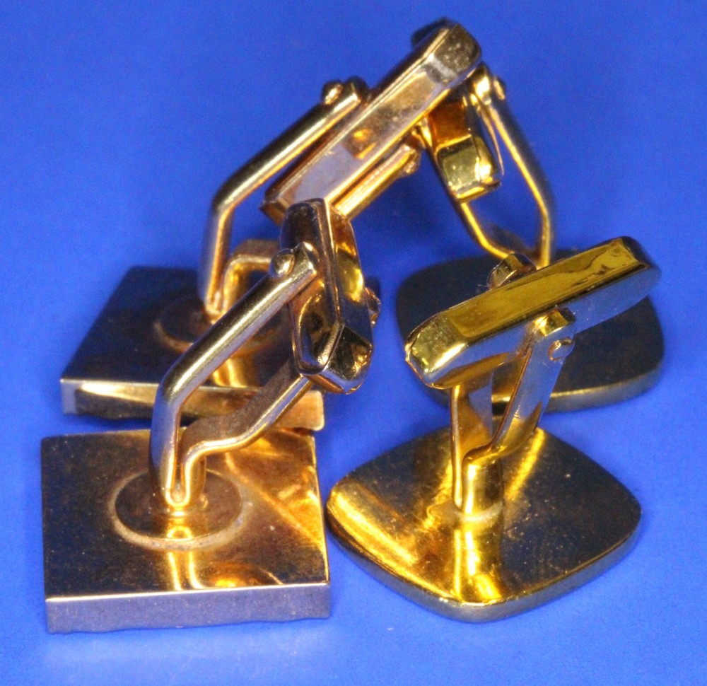 2 Pair Pre-Owned gold coloured patterned cufflinks **[23816]