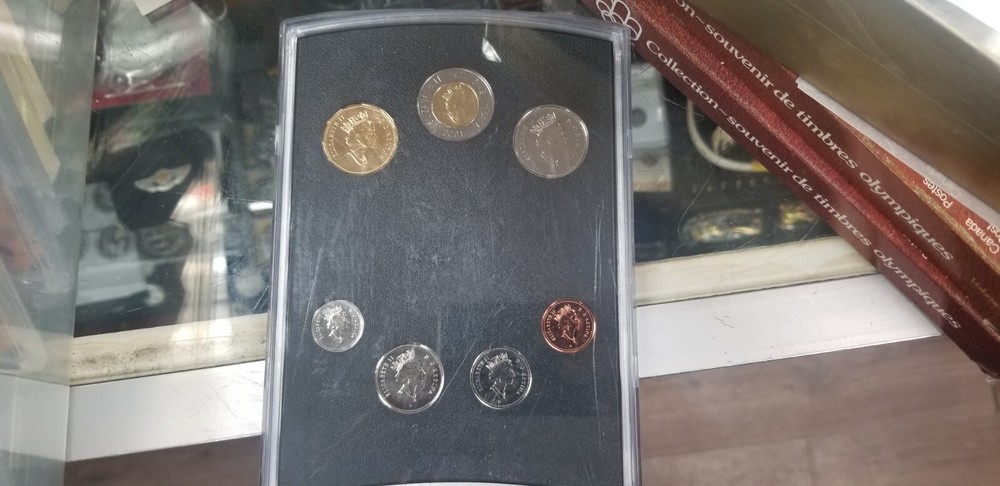 Canada 2001 Tiny Treasures Coins Set.