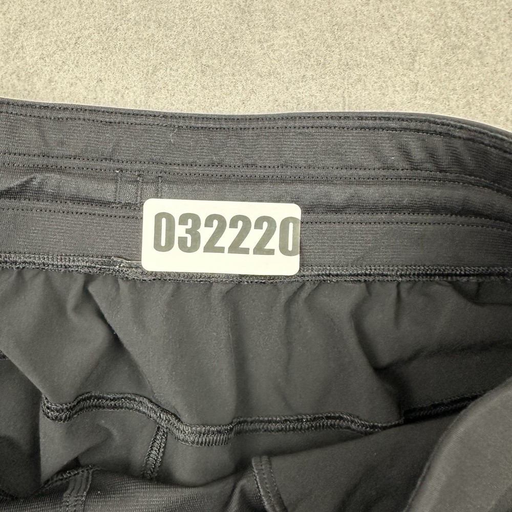 Lululemon Shorts Men Small Black Solid T.H.E Drawstring Pockets Linerless S