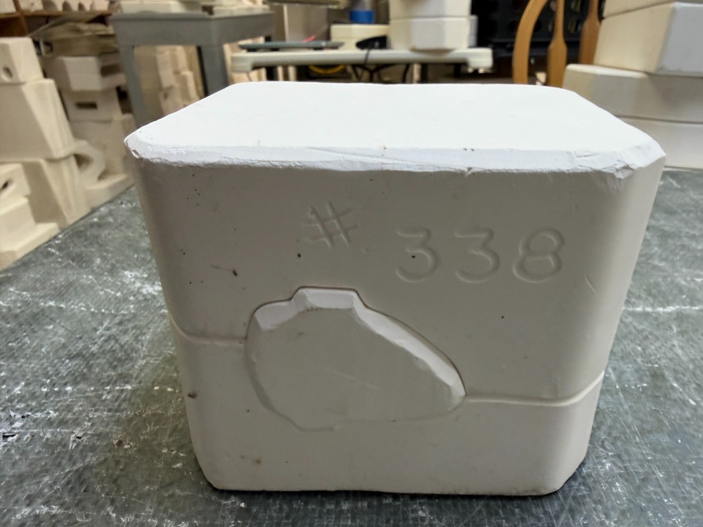 VINTAGE RIVERVIEW CERAMIC MOLD #338 FOX